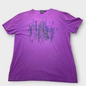 Hugo Boss Men's Regular Fit Purple Gradient T-Shirt with Geometric Logo size L